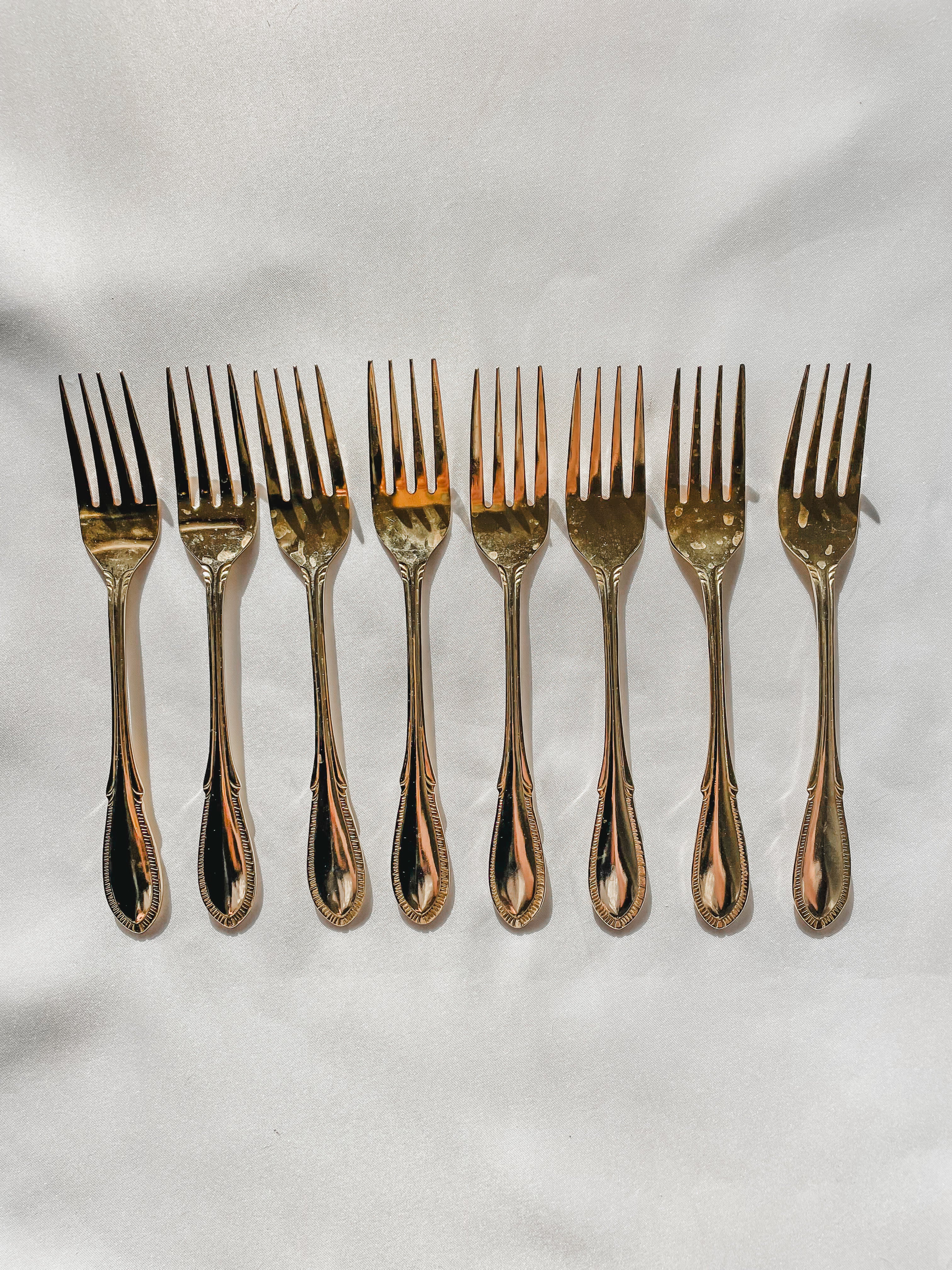 VINTAGE FARBERWARE ‘BREEZE GOLD’ FLATWARE