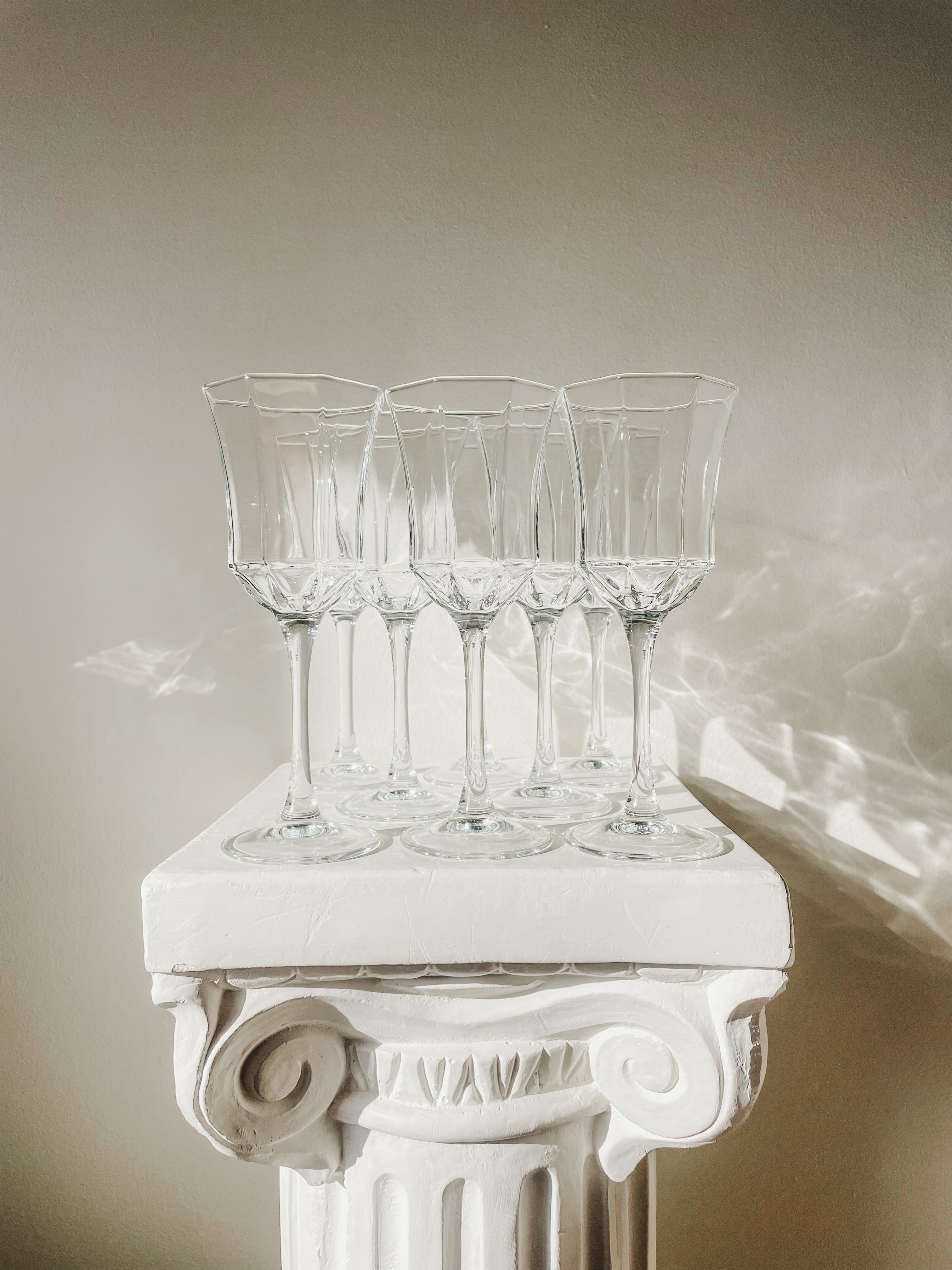 VINTAGE LUMINARC ‘OCTIME’ CLEAR WINE GLASSES