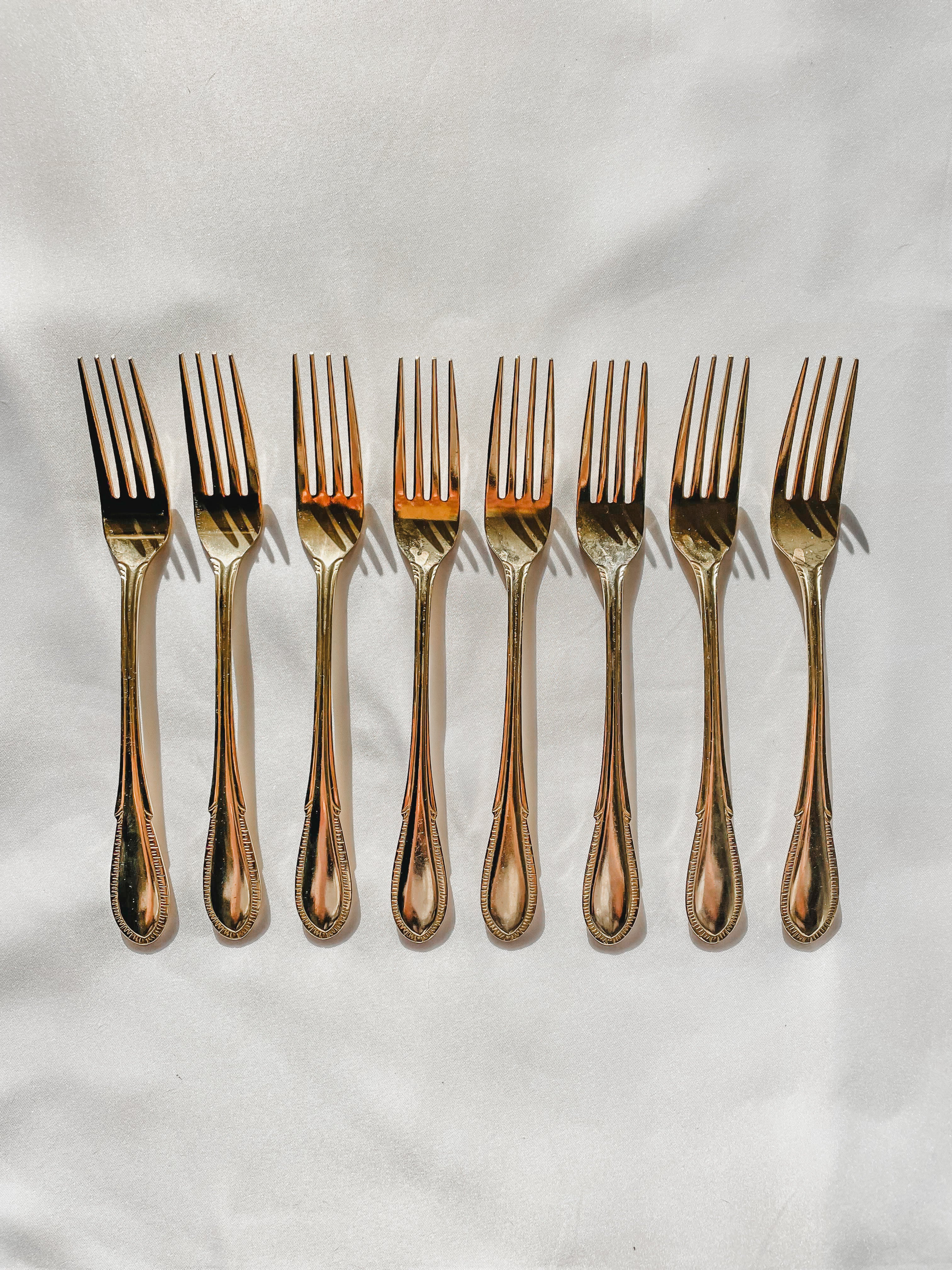 VINTAGE FARBERWARE ‘BREEZE GOLD’ FLATWARE