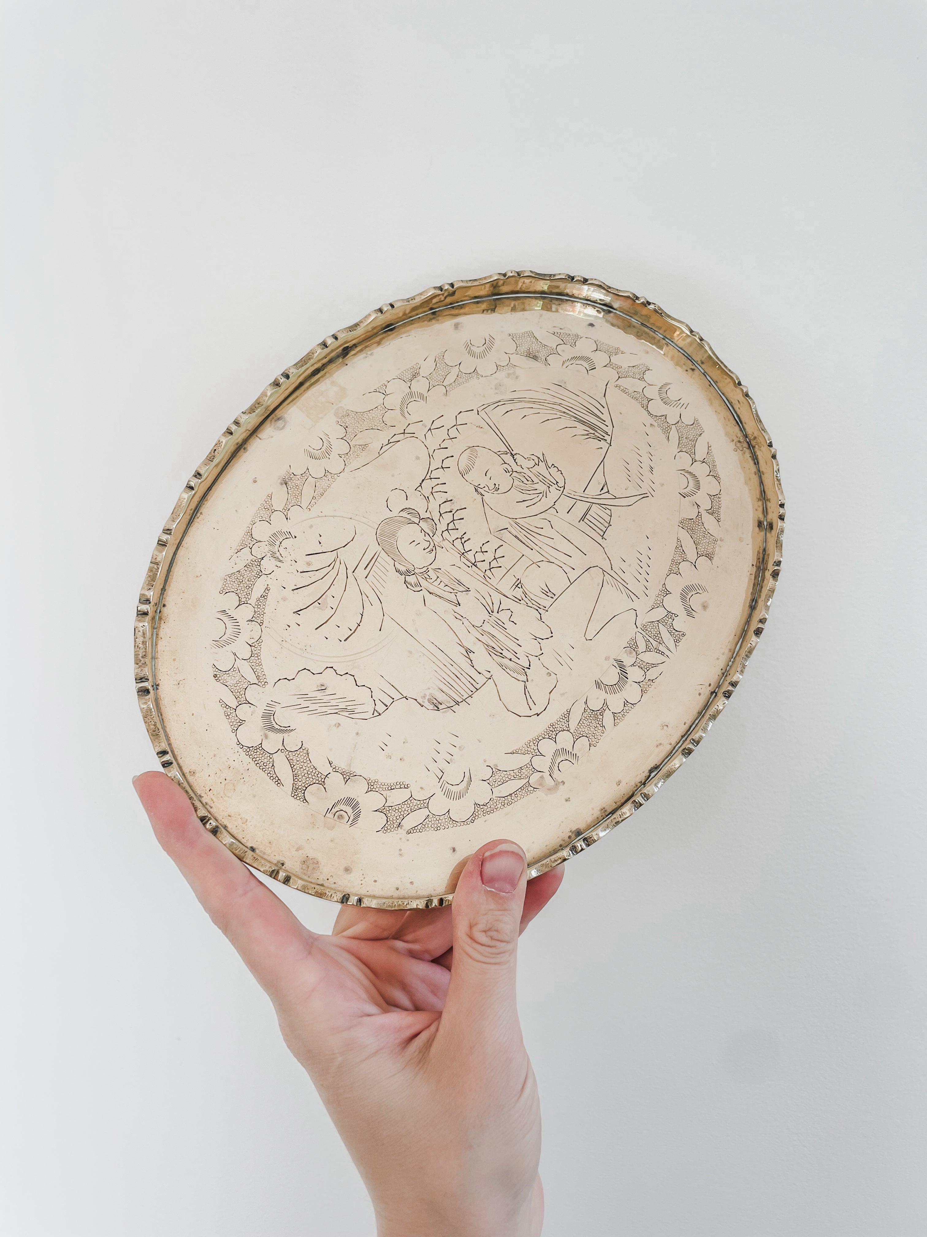 VINTAGE BRASS ORIENTAL TRAY