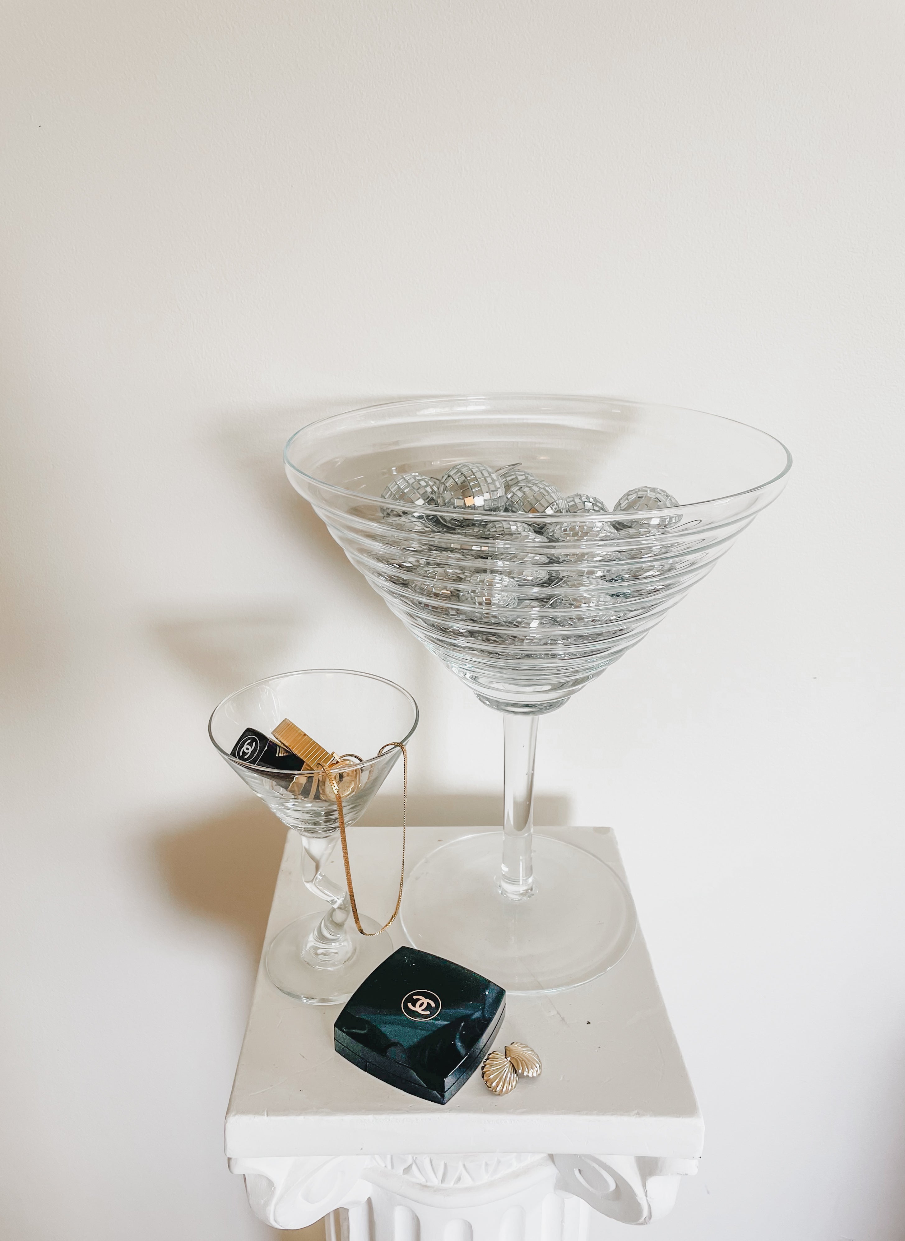 VINTAGE POP ART MARTINI GLASS