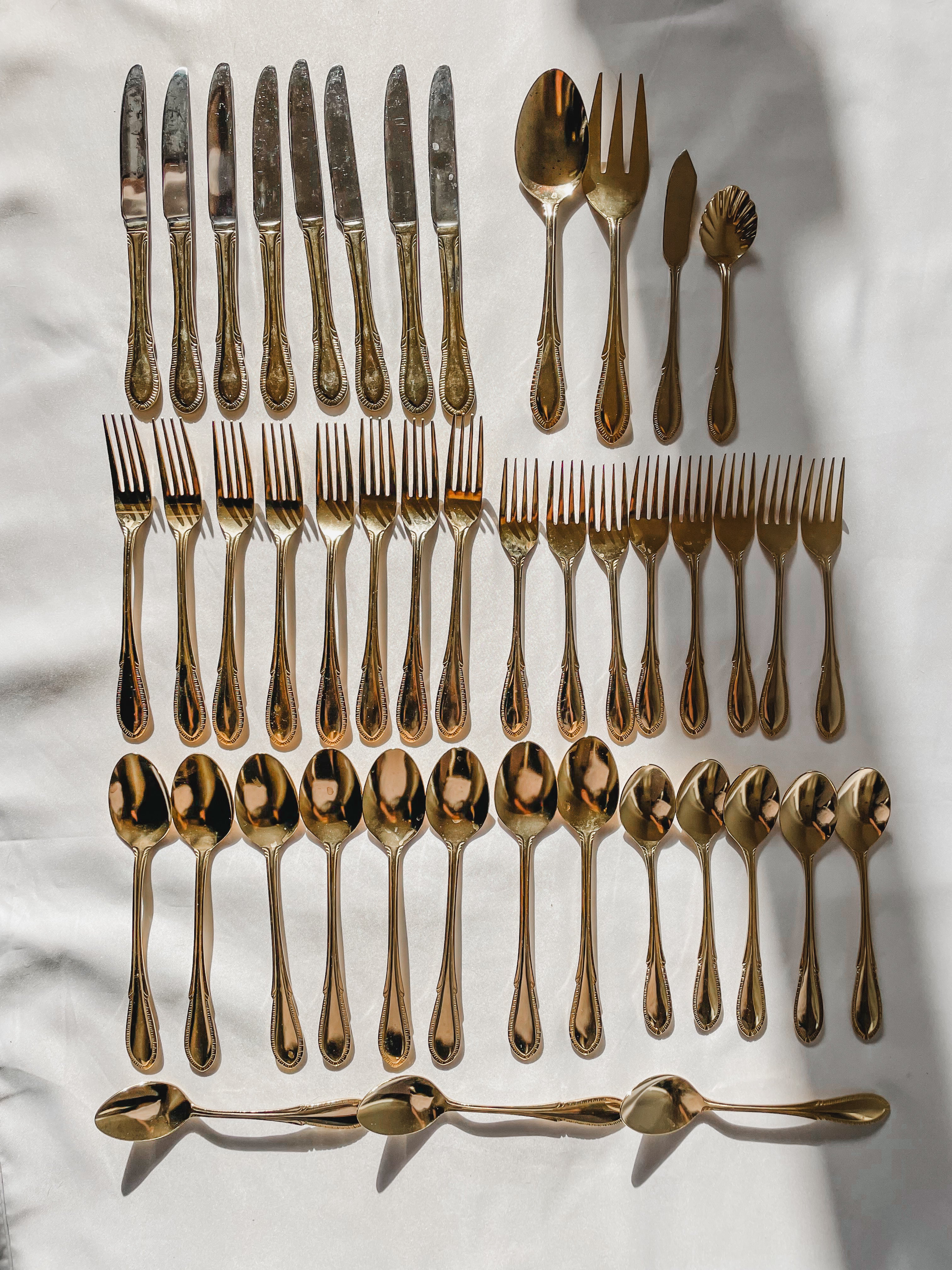 VINTAGE FARBERWARE ‘BREEZE GOLD’ FLATWARE