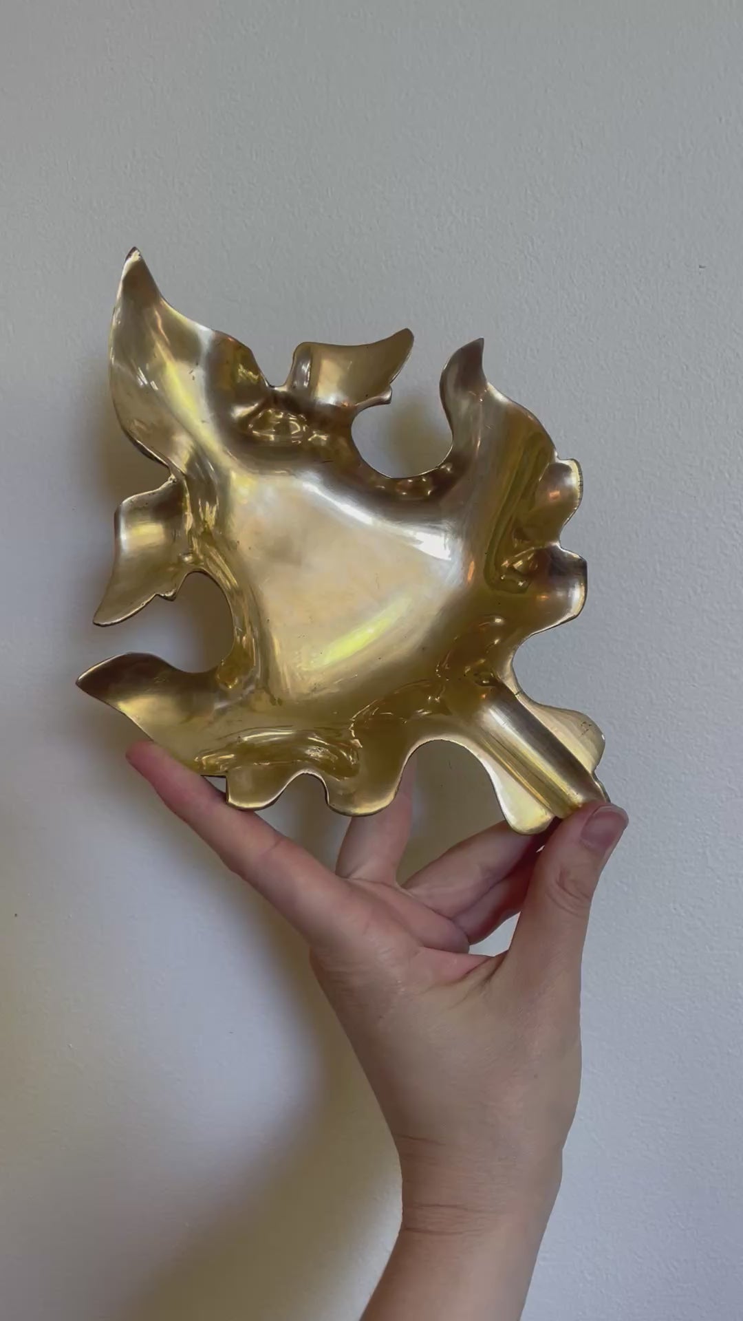 VINTAGE BRASS LEAF DISH